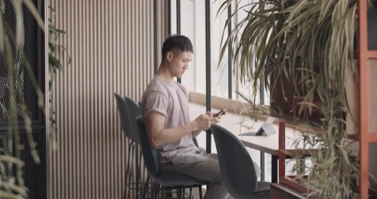 Mobile Productivity Without the Clutter: Building a Tech Kit for Work Anywhere