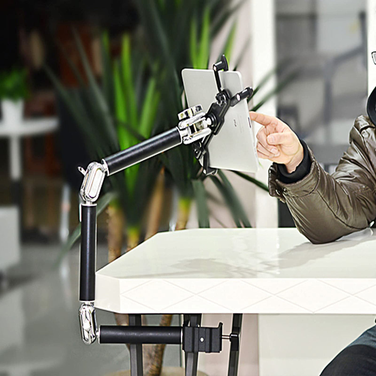Universal 360° Adjustable Aluminum Tablet & Phone Stand